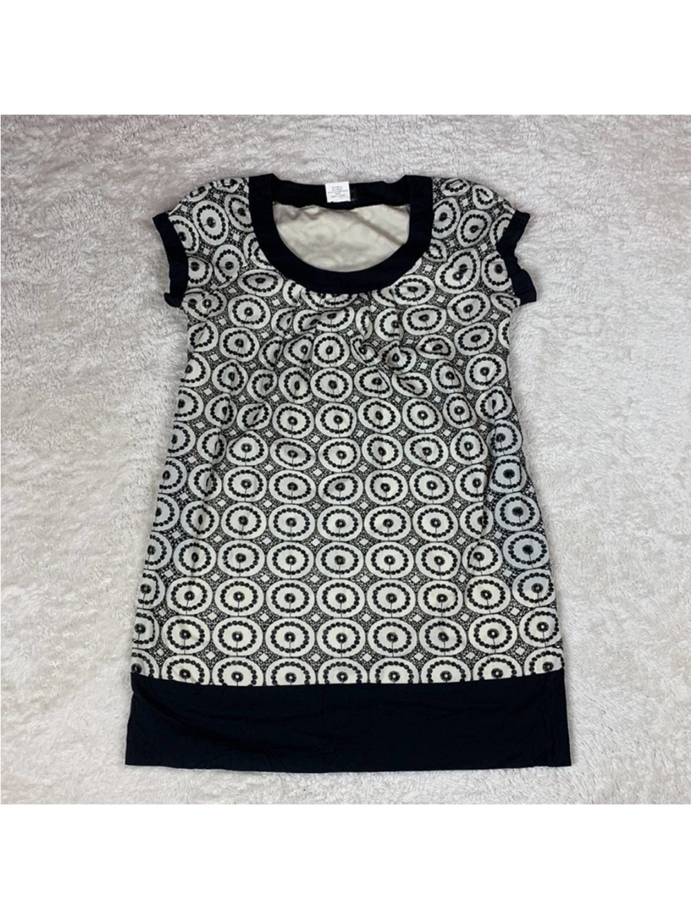 Blu Sage Black and White Circular-Print Short Sleeve Dress Runs Big